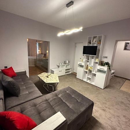 Luxury Apartment With Jacuzzi صوفيا المظهر الخارجي الصورة